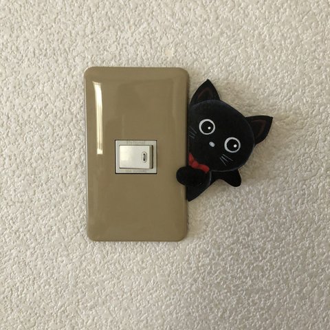 チラッと黒猫ちゃん　(スイッチカバーの飾り)