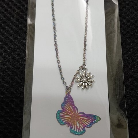 オーロラ蝶々&FLOWERネックレス