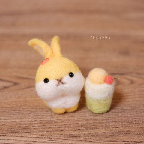 クリームソーダ🐰トロピカルうさぎ