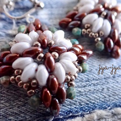 twinbeads earrings ＊ White brown