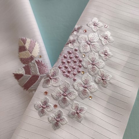 刺繍半衿　紫陽花とラインストーン雫　絽