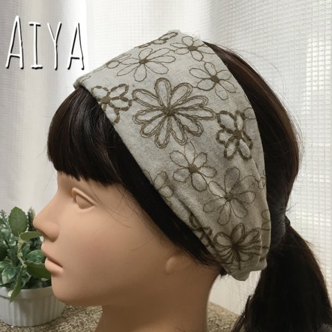 花の刺繍のヘアバンド