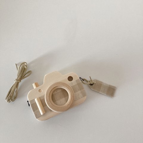 【 もみの木カメラ 】 ボタンが押せる一眼レフタイプ タグ付き 名入れ / トイカメラ 機のカメラ おもちゃのカメラ フォトスタンド バースデーフォト 撮影小物 シャッターボタン