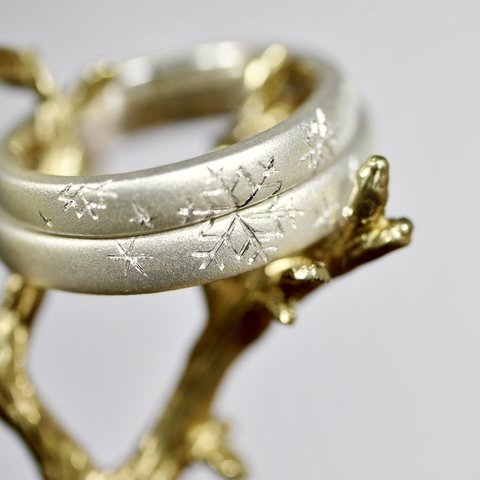 『hαnα❅yuƙi』雪の結婚指輪 カジュアルモデル ホワイトゴールド ペアリング 2本セット ( 光沢 or つや消しマット) 結婚指輪のオーロ