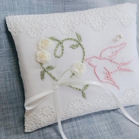 手刺繍リングピロー