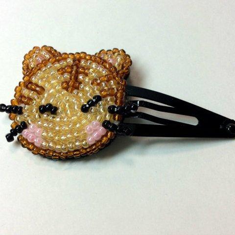 （ももほっぺシリーズ）とらねこのビーズ刺繍ヘアピン