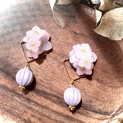 パステルピンクの紫陽花の耳飾り イヤリング・ピアス