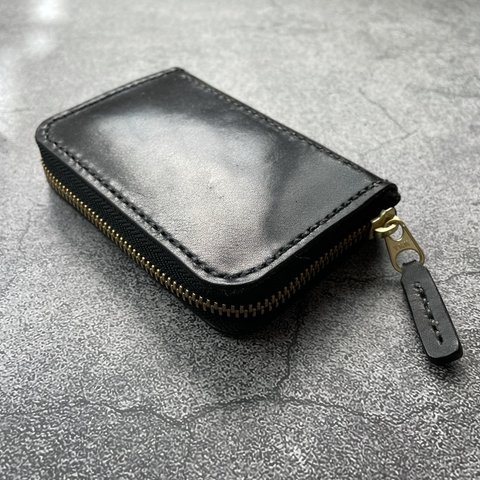 【手縫】黒色ミニラウンドジップ本革財布（黒色麻糸）通勤通学用に最小限入るお財布を作りました。