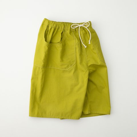 長く着れる子供服／黄緑のキュロットパンツ／ハーフパンツ／短パン／120cm〜140cm