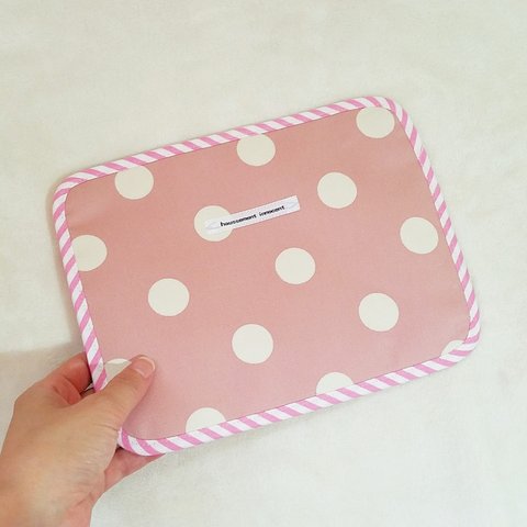 カードが素早く取り出せるカード型ポーチ pink×dot 