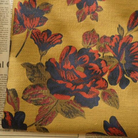 上品な赤い花柄 ジャカード織りの生地 [2897]