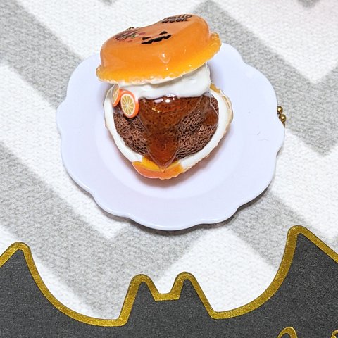 ハロウィン🎃ハートトゥンカロン（オレンジ✖チョコアイス）