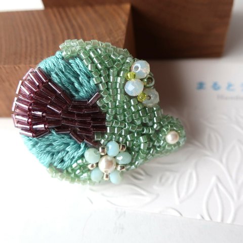 ブローチ 【花鳥 のサークル】ビーズ 刺繍