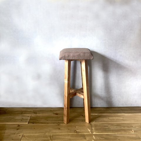 スツール　イス　シャビー　チェアー　高反発　硬めのクッション　木製　椅子　クッションスツール　【木部はブラウン、布生地はブラウン】高さ66cm