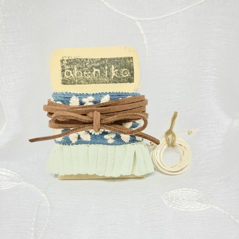 ☆3way☆ ぐるりと周囲にワイヤー入り　フリルレース付きインド刺繍のポニーフック（くすみブルー）