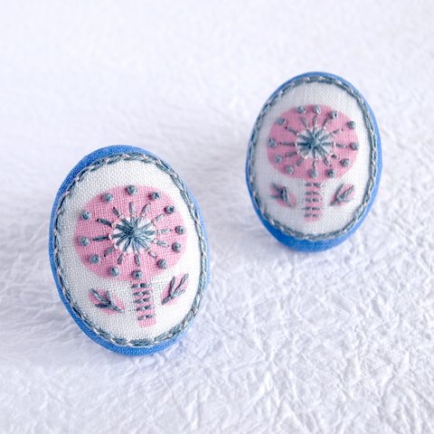 春風ガールのボタニカル刺繍ブローチ