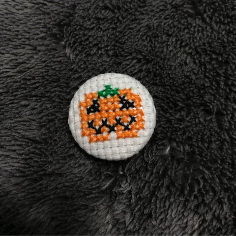 【Happy Halloween!】ジャコランタン刺繍の包みボタン