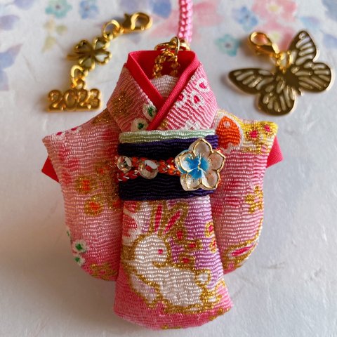 金彩入りちりめんウサギ👘着物ストラップ