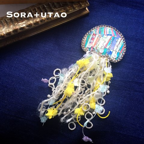 【ブローチBrooch】フワリ♪クラゲブローチ『上品クラゲの深海散歩』