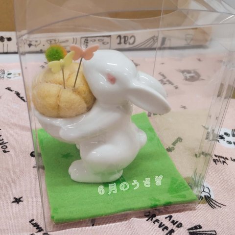 うさぎのメロンパンピンクッション