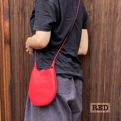 「ippi」Monkey〈RED〉ポシェット、ショルダーバッグ、サコッシュ、鞄、スマホケース、ミニショルダー、赤、ミニバッグ