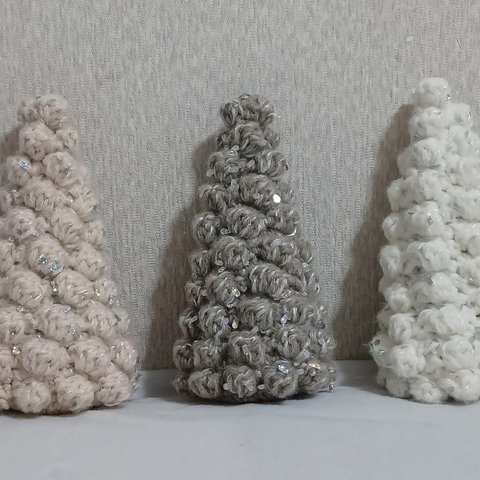 毛糸のクリスマスツリー　白
