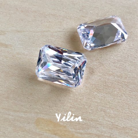 ホワイト•クリア☆1個入り☆レイディエントカッ☆13x18mm☆A級ジルコニアキュービックジルコニア☆裸石•ルース