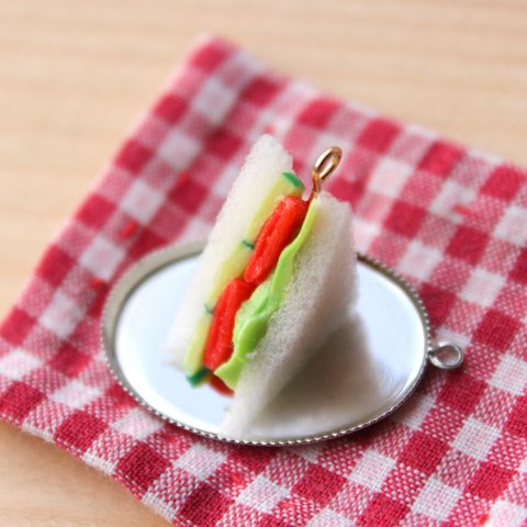 野菜サンド。ピアス・イヤリング（1つ売り）