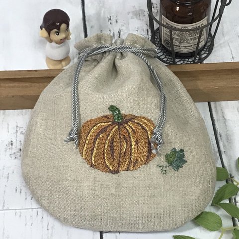 手刺繍🪡巾着ポーチ🎃かぼちゃ