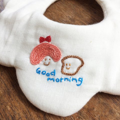 morning◎刺繍入りもくもくスタイ