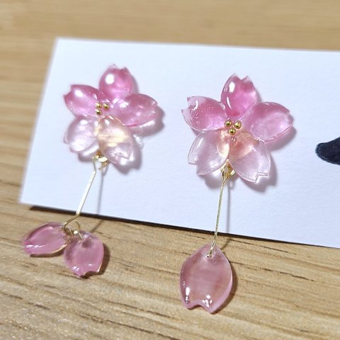 桜 ゆらゆら 花びら ✱ ピアス ✱ ハンドメイド