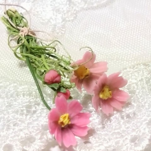 ミニチュアの花「コスモスのブーケＡ」