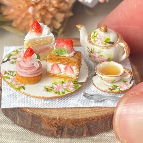 ②春限定桜柄の食器、3種のスイーツお茶会セット🌸