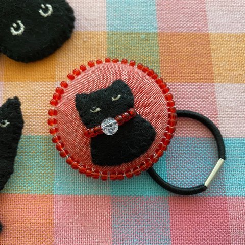 黒猫ボタンヘアゴム