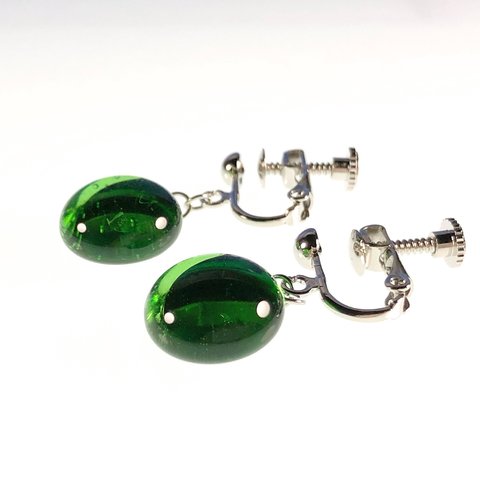 新緑のイヤリング：M58  ガラス シンプル グリーン 夏