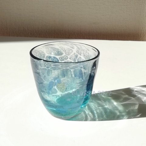青い揺らぎ グラス