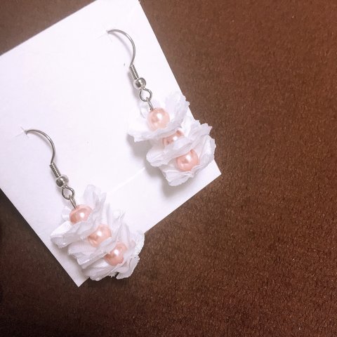 フラワーピアス