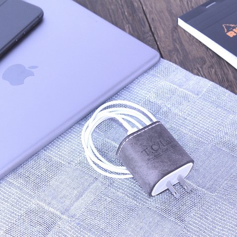 Apple 充電器 カバー 🔌 ( USB-C タイプ ) イタリアンレザー 使用