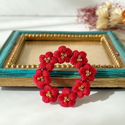 刺繍糸で編んだ梅の花ブローチ