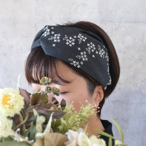 金木犀の刺繍クロスヘアバンド《アイボリーブラック》リネン クロスターバン ヘアターバン 秋色