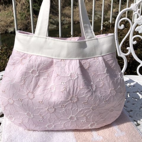 母の日　桜色の刺繍生地トートバック（再販2）　帆布生地　ピンク色　桜色　春　プレゼント　ギフト　6800円