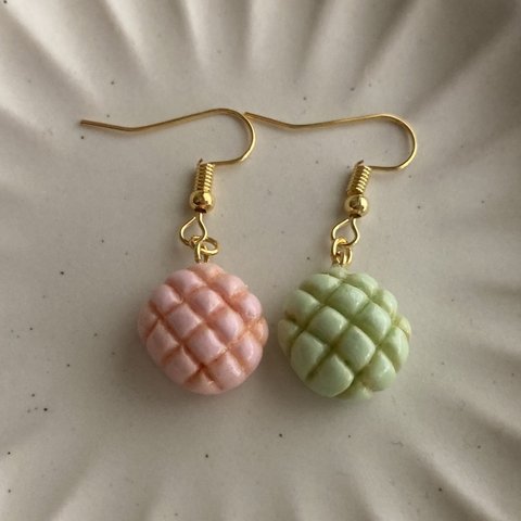 メロンパン（いちご＆メロン）のピアス