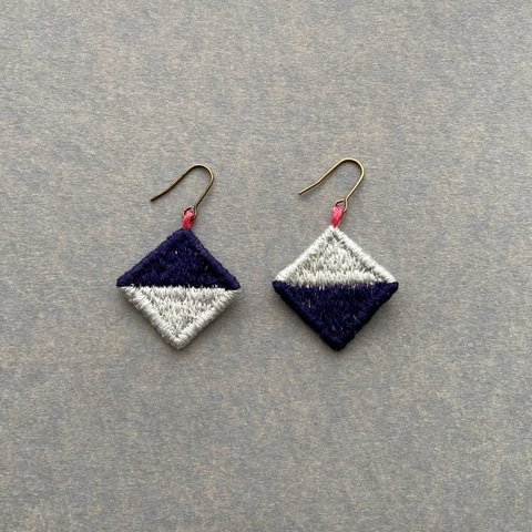 ゆらゆら彩る、刺繍ピアス/イヤリング（四角）