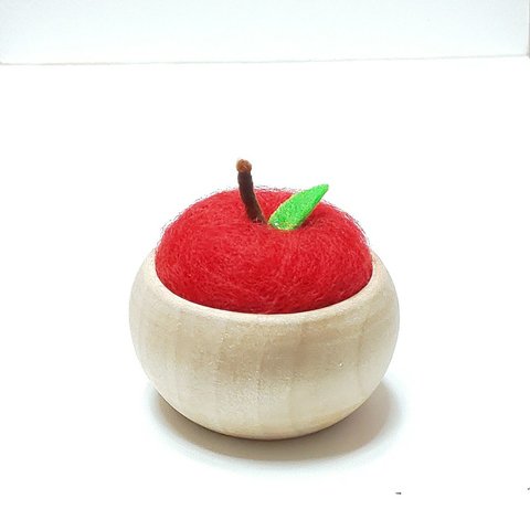 りんご＊赤いリンゴのピンクッション☆受注制作