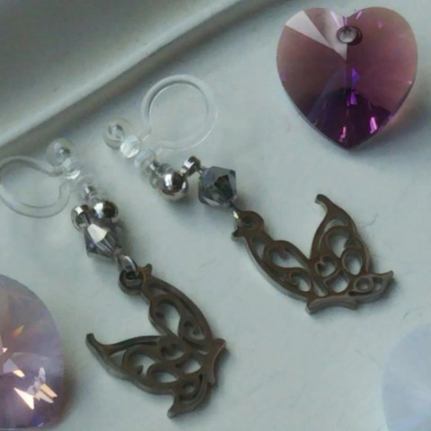 ★【Isabelle's Earrings（イサベルのイヤリング）】シルバーバタフライのノンホールピアス