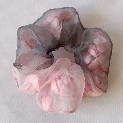 sakura petal silk chouchou