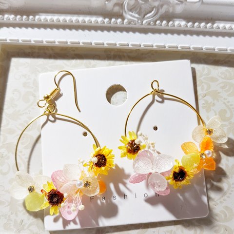 ひまわりブーケ紫陽花フープピアス