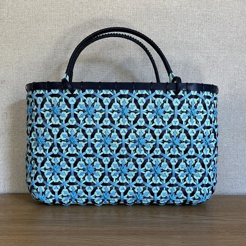 A4サイズ   六つ目華編みのバッグ   ブルー×ブルー　 