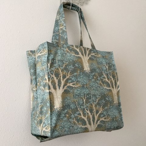 ティルダの生地で作ったエコバッグ、ティルダの森タイト・アンド・タイディ・トートバッグ、Tilda Trees Tight ‘n’ Tidy Tote Bag, Eco bag