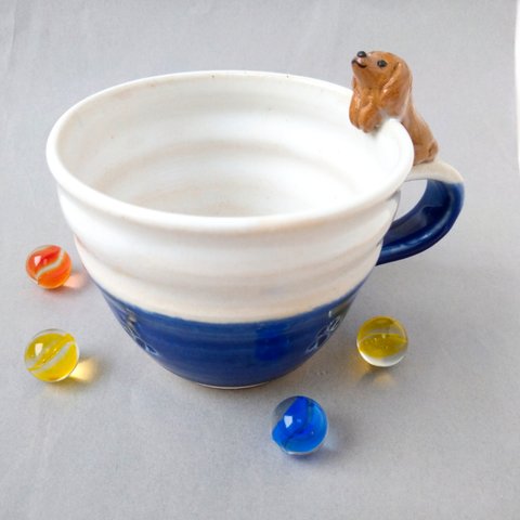 ダックス犬のマグカップ（瑠璃）